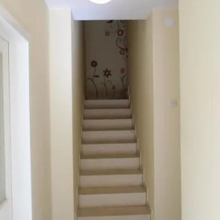 安娜马里公寓 Komiža